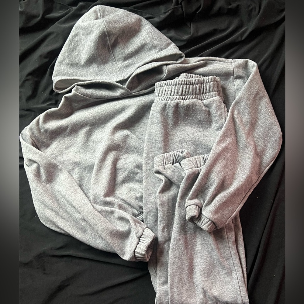 JUNIORS GREY JOGGING OUTFIT SMALL - Picture 5 of 5